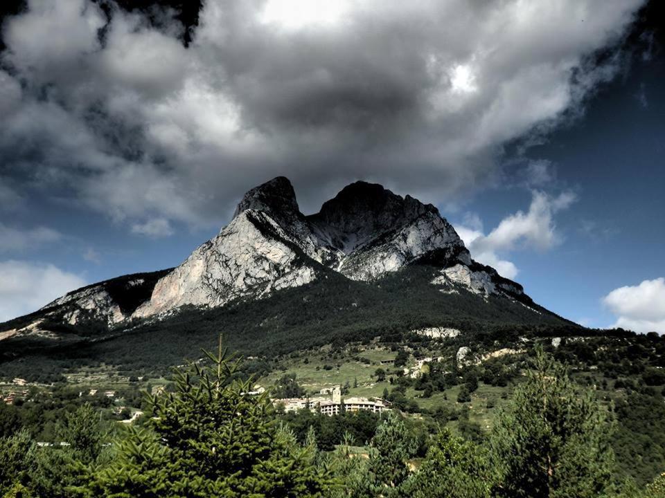 Апартаменты Ensija Pedraforca Сальдес Экстерьер фото